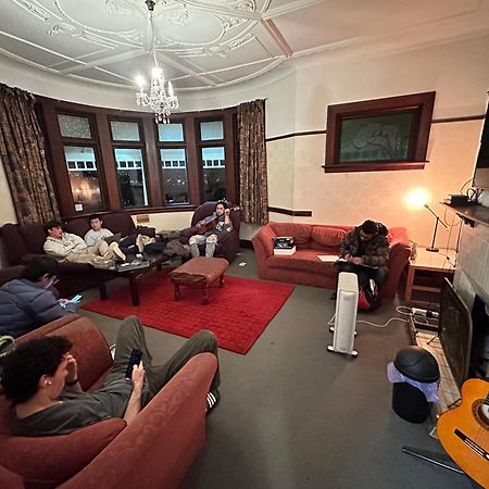 Manor House Backpackers Vandrehjem Dunedin Eksteriør billede