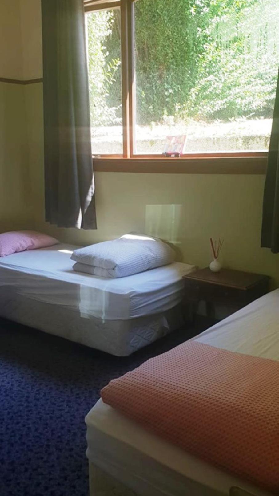Manor House Backpackers Vandrehjem Dunedin Eksteriør billede