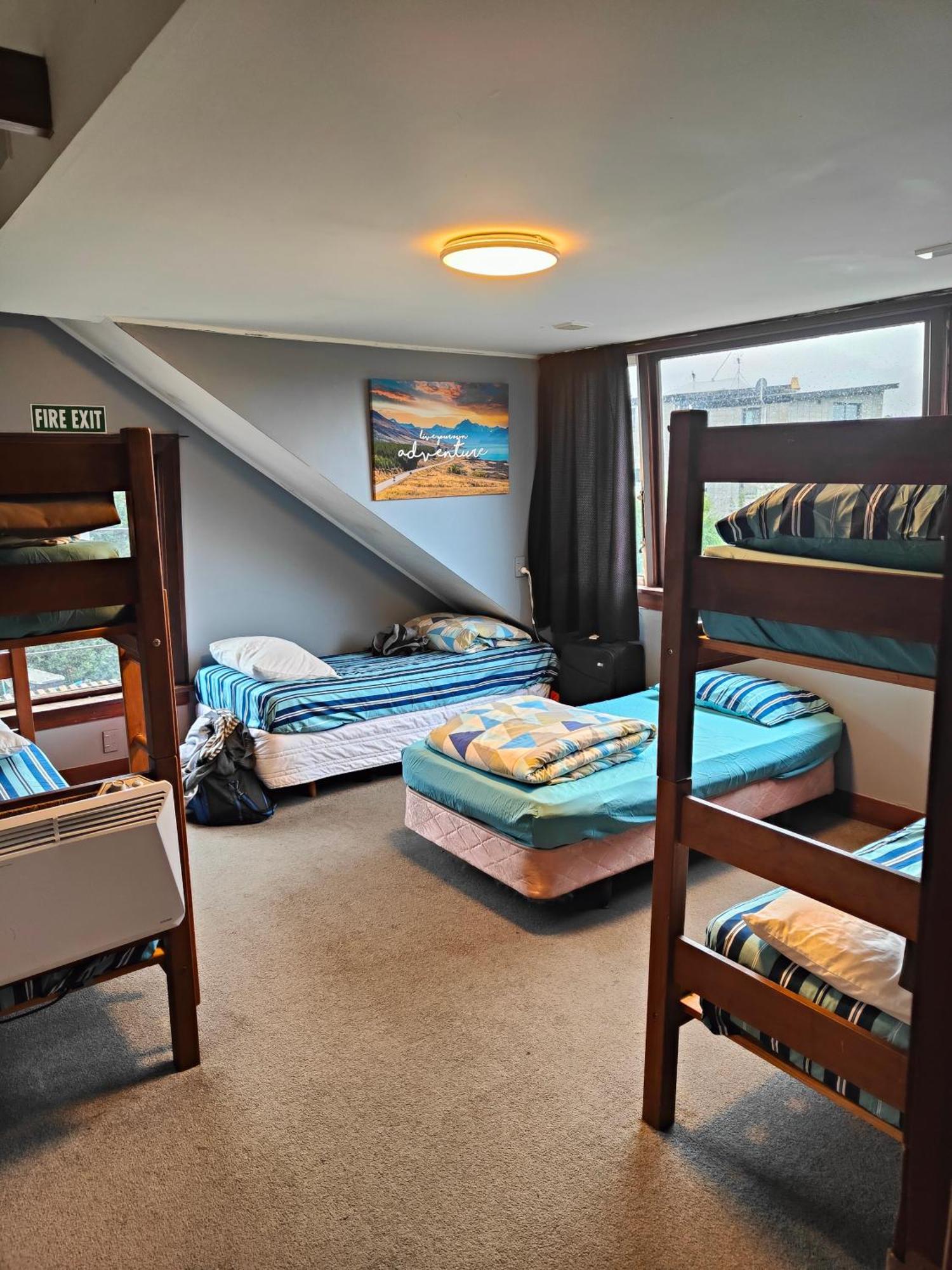 Manor House Backpackers Vandrehjem Dunedin Eksteriør billede