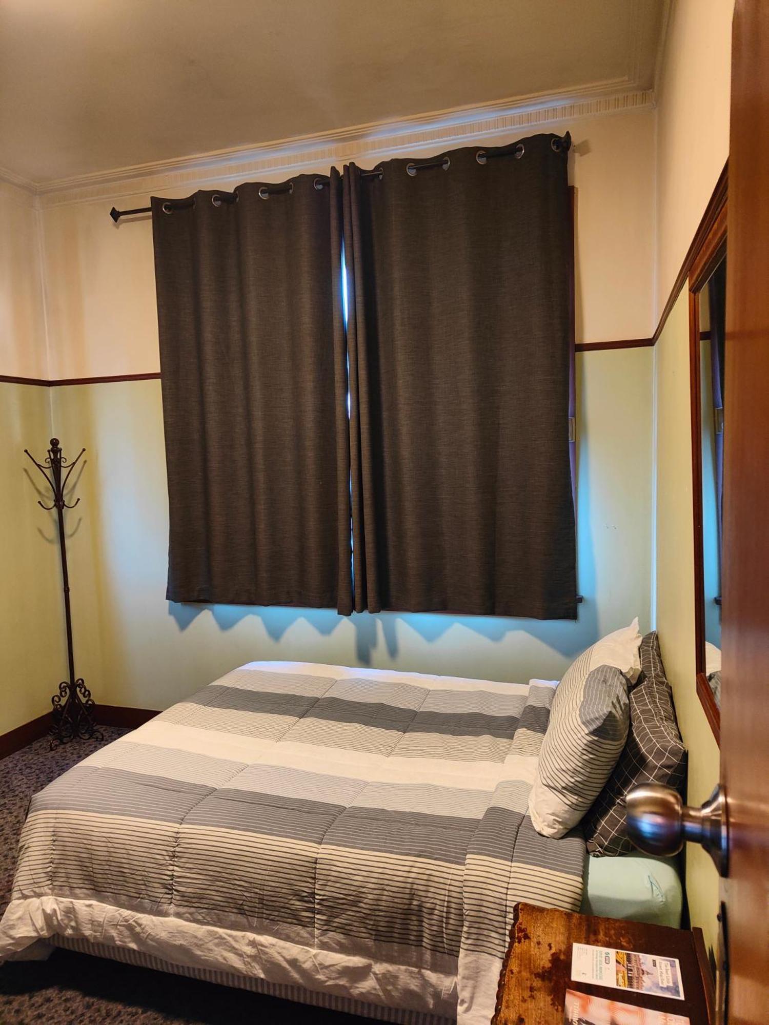 Manor House Backpackers Vandrehjem Dunedin Eksteriør billede